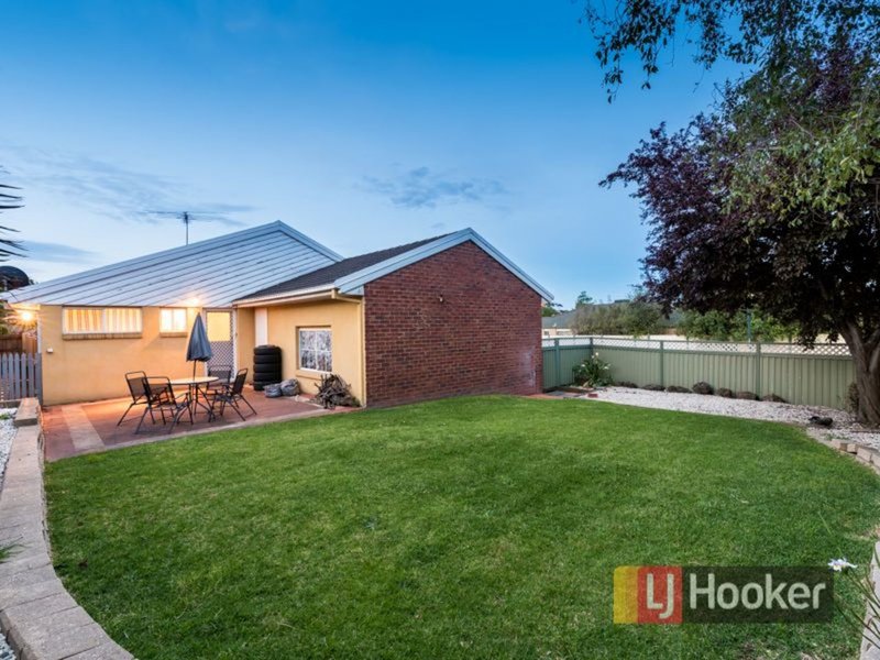 Photo - 13 Highland Crescent, Narre Warren South VIC 3805 - Image 17