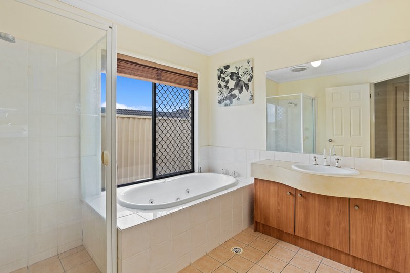 Photo - 13 Highview Place, Parkwood QLD 4214 - Image 9