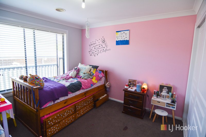 Photo - 13 Hillcrest Avenue, Lithgow NSW 2790 - Image 13