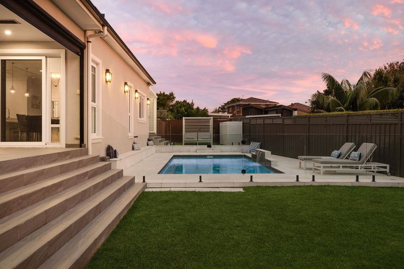 Photo - 13 Hillpine Avenue, Kogarah NSW 2217 - Image 9