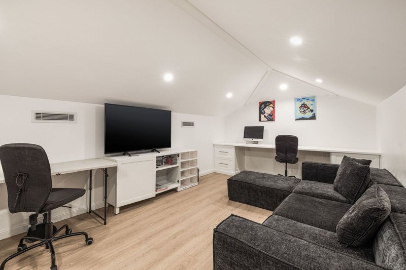 Photo - 13 Hillpine Avenue, Kogarah NSW 2217 - Image 18