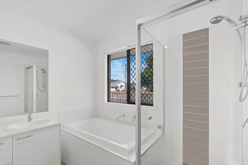 Photo - 13 Hirono Close, Leichhardt QLD 4305 - Image 17