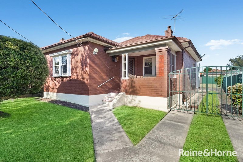 13 Hobbs Street, Kingsgrove NSW 2208