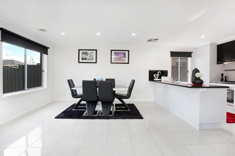 Photo - 13 Holloway Street, Manor Lakes VIC 3024 - Image 3