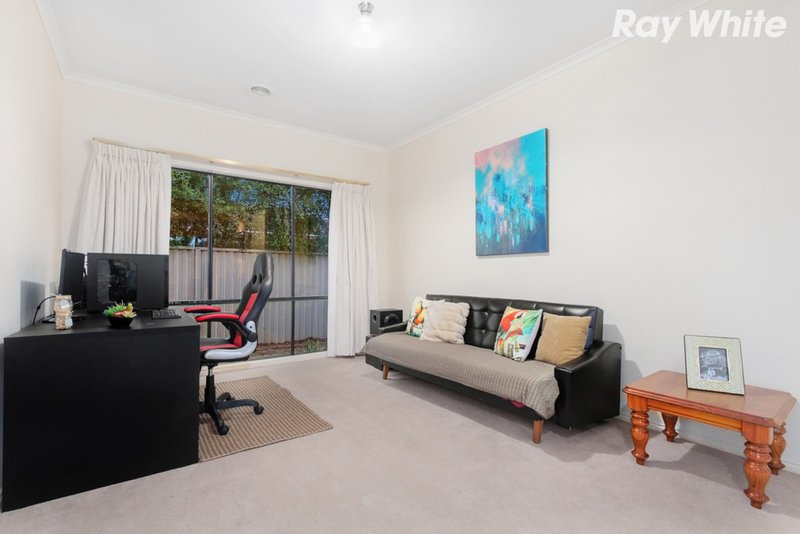 Photo - 13 Hopkins Pass, Pakenham VIC 3810 - Image 10