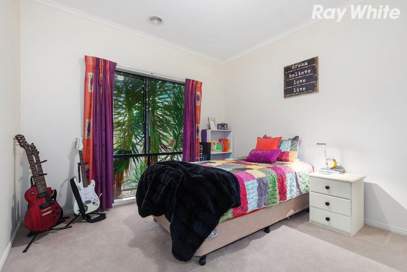 Photo - 13 Hopkins Pass, Pakenham VIC 3810 - Image 12