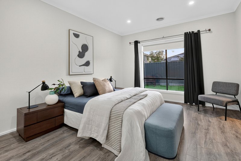 Photo - 13 Horizon Boulevard, Greenvale VIC 3059 - Image 10