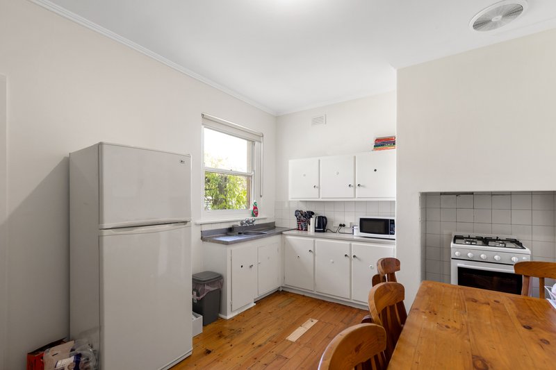 Photo - 13 Howard Street, Mount Gambier SA 5290 - Image 4