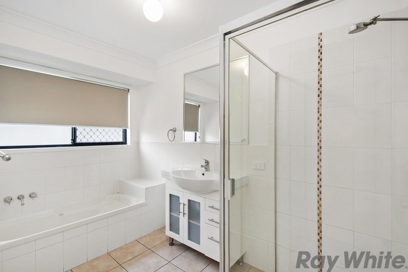 Photo - 13 Hubner Drive, Rothwell QLD 4022 - Image 7