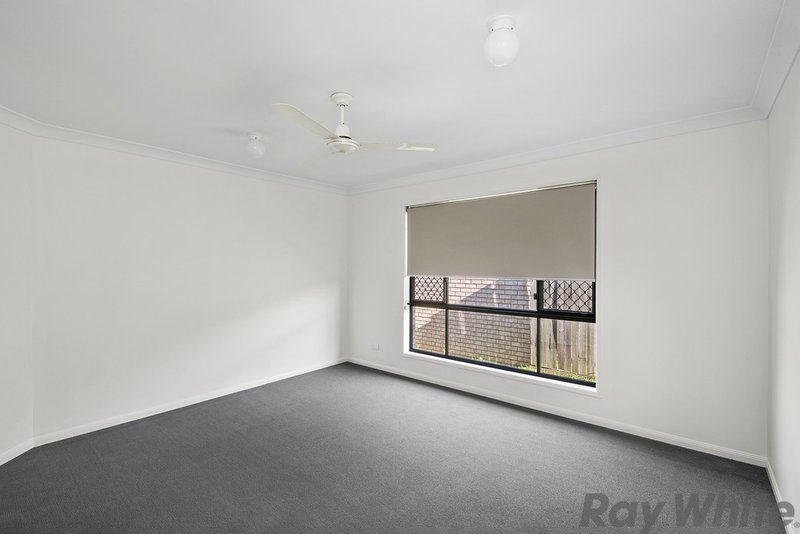 Photo - 13 Hubner Drive, Rothwell QLD 4022 - Image 9