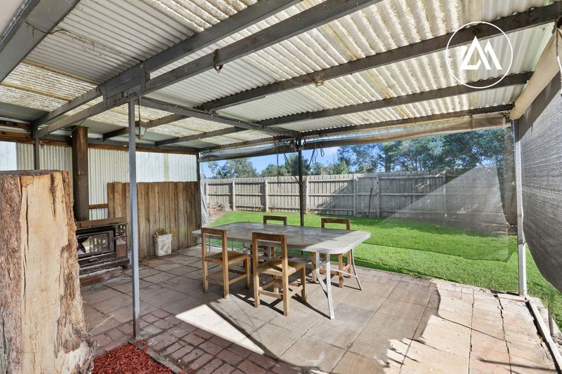 Photo - 13 Hunter Court, Cranbourne North VIC 3977 - Image 11