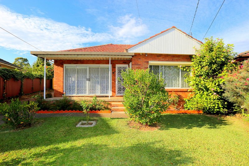 13 Illawong Crescent, Greenacre NSW 2190