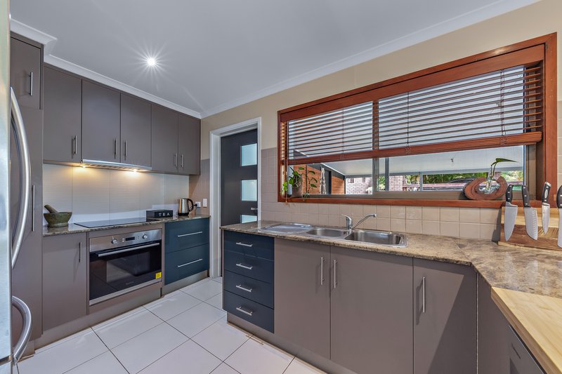 Photo - 13 Iluka Street, Cannonvale QLD 4802 - Image 9