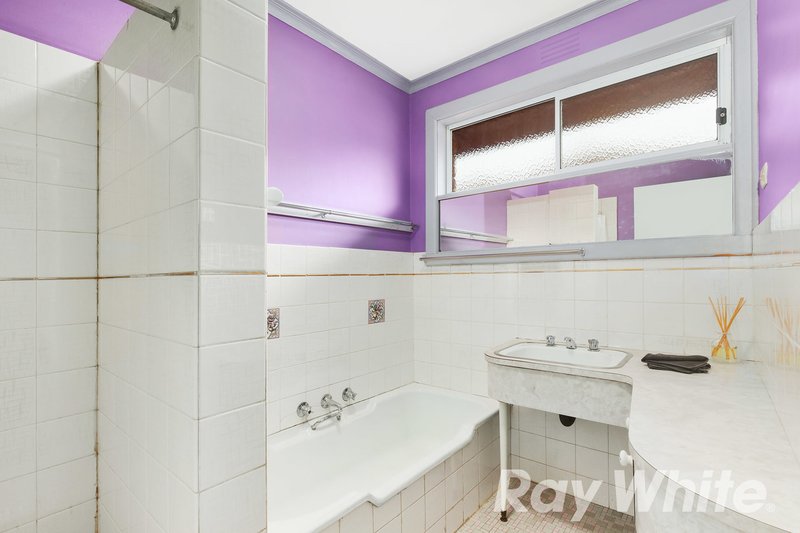 Photo - 13 Inglewood Avenue, Forest Hill VIC 3131 - Image 7