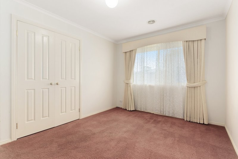 Photo - 13 Iris Place, Pakenham VIC 3810 - Image 7