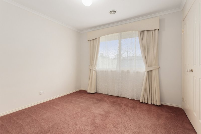 Photo - 13 Iris Place, Pakenham VIC 3810 - Image 8