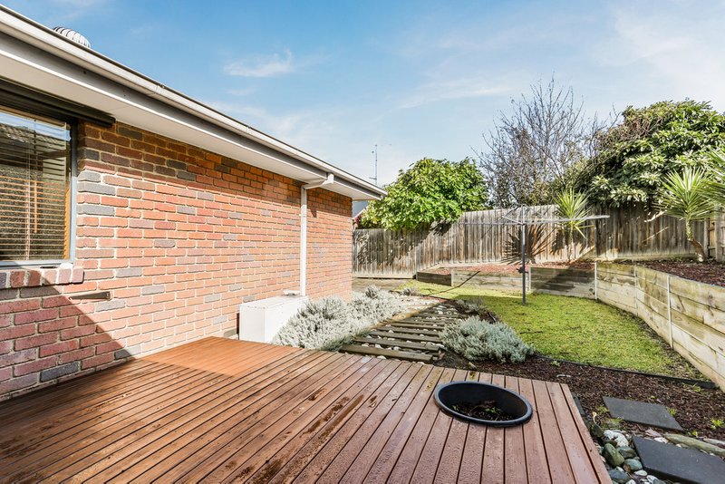 Photo - 13 Irving Road, Pakenham VIC 3810 - Image 9