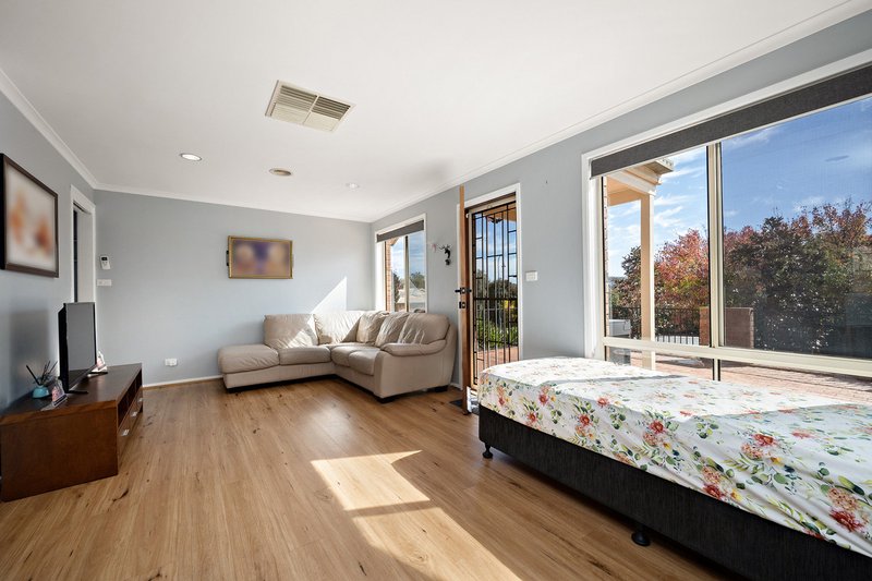 Photo - 13 Isis Close, Amaroo ACT 2914 - Image 3