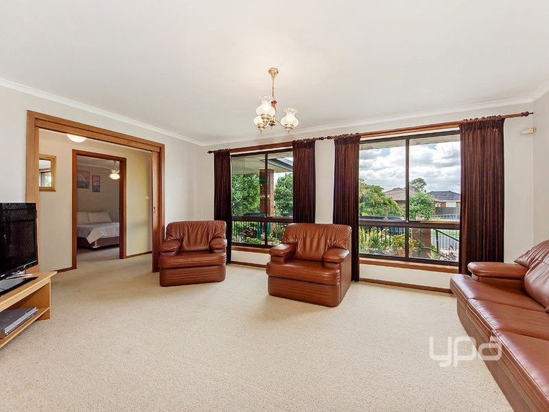 Photo - 13 Jacinta Way, Kings Park VIC 3021 - Image 2