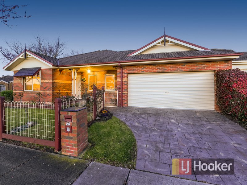 Photo - 13 Jagger Circuit, Cranbourne East VIC 3977 - Image 2