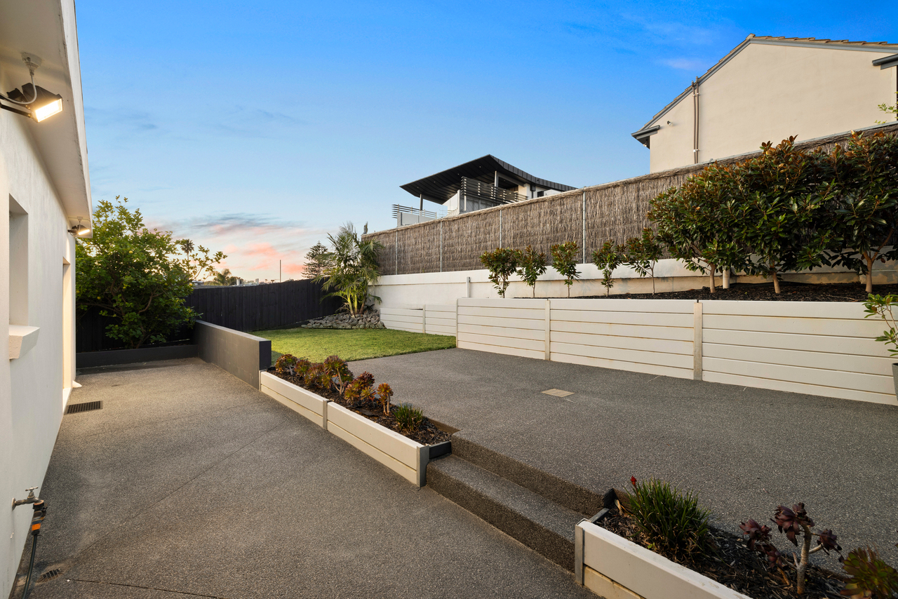 6-bedroom house at 13 JAMES STREET, Mordialloc VIC 3195, , Victoria