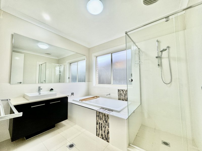 Photo - 13 Jamestown Avenue, Denham Court NSW 2565 - Image 5