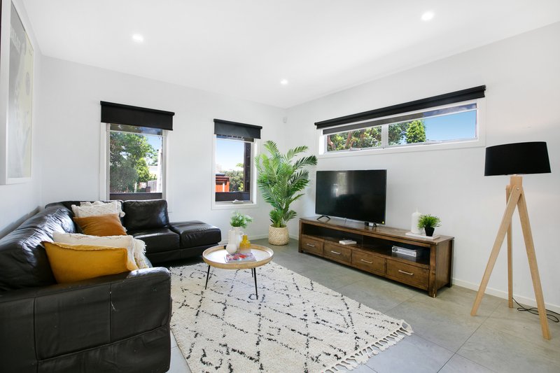 Photo - 1/3 Jean Street, Reservoir VIC 3073 - Image 3