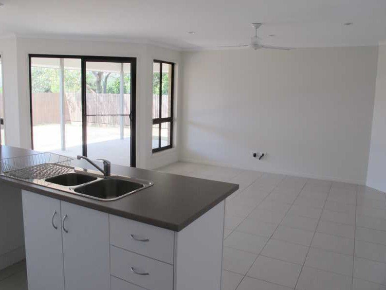 Photo - 13 Jeana Close, Boyne Island QLD 4680 - Image 3