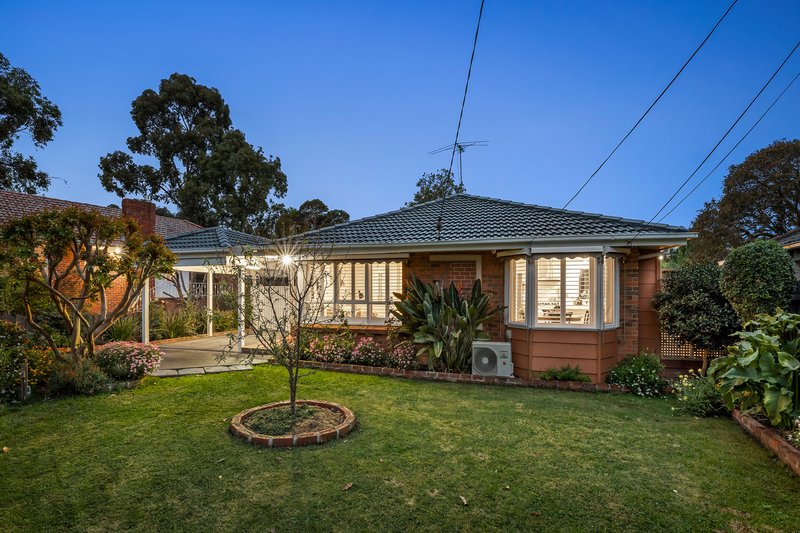 Photo - 13 Jobert Court, Blackburn South VIC 3130 - Image 2