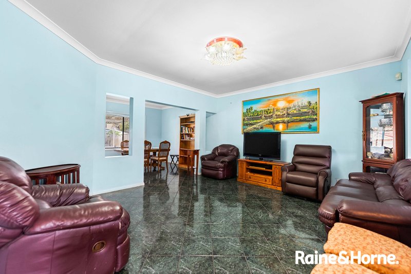 Photo - 13 Joshua Moore Drive, Horningsea Park NSW 2171 - Image 5