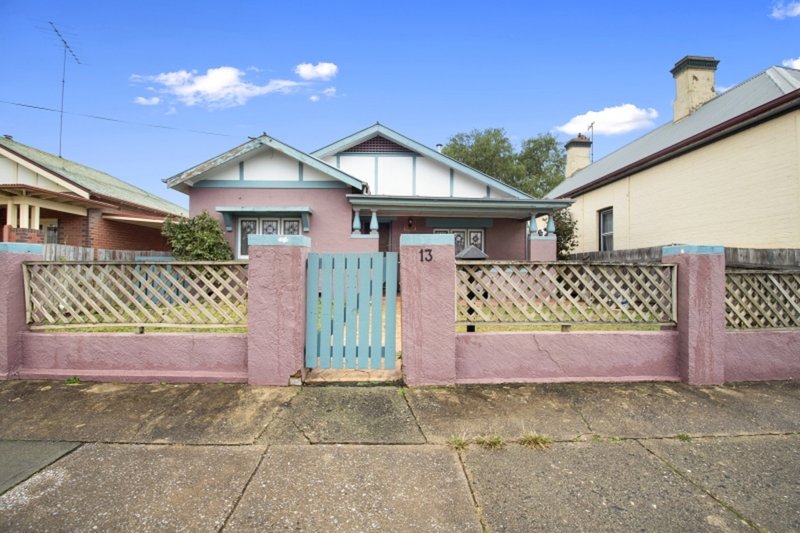 Photo - 13 Joshua St , Goulburn NSW 2580 - Image 1