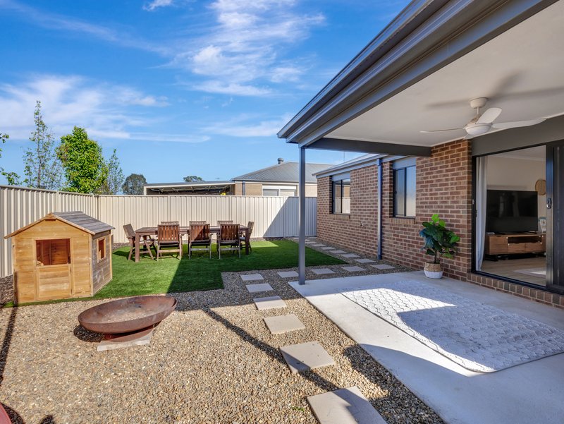 Photo - 13 Joyce Way, Wangaratta VIC 3677 - Image 10