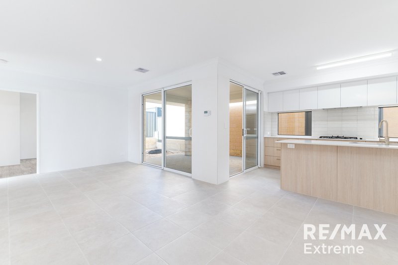 Photo - 13 Junonia Way, Jindalee WA 6036 - Image 15