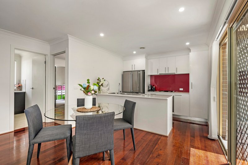 Photo - 1/3 Kalymna Grove, Chadstone VIC 3148 - Image 5