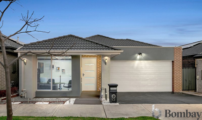 13 Kangaroo Road, Craigieburn VIC 3064