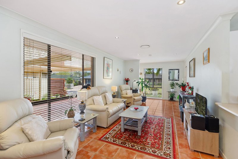 Photo - 13 Kareel Close, Erina NSW 2250 - Image 2