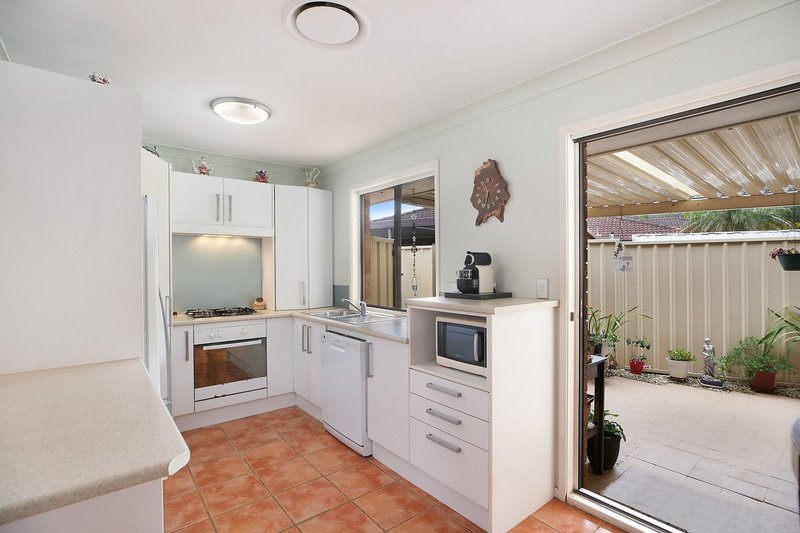 Photo - 13 Kareel Close, Erina NSW 2250 - Image 3