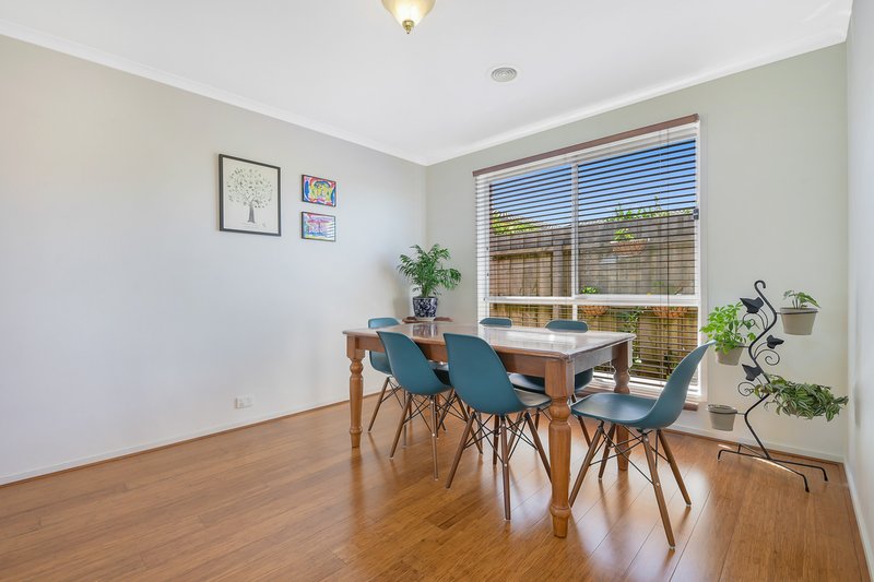 Photo - 13 Kate Elizabeth Avenue, Berwick VIC 3806 - Image 7