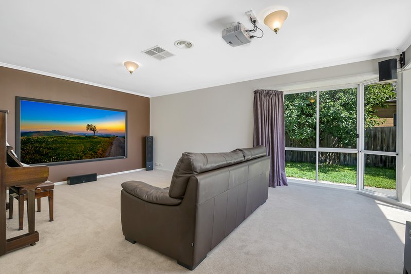 Photo - 13 Kate Elizabeth Avenue, Berwick VIC 3806 - Image 8