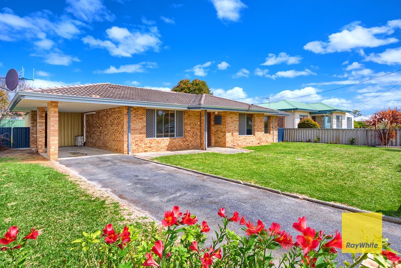 13 Katoomba Street, Orana WA 6330