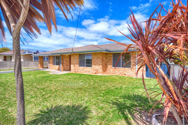 13 Katoomba Street, Orana WA 6330