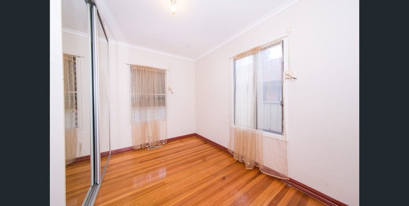 Photo - 13 Keith Crescent, Broadmeadows VIC 3047 - Image 4