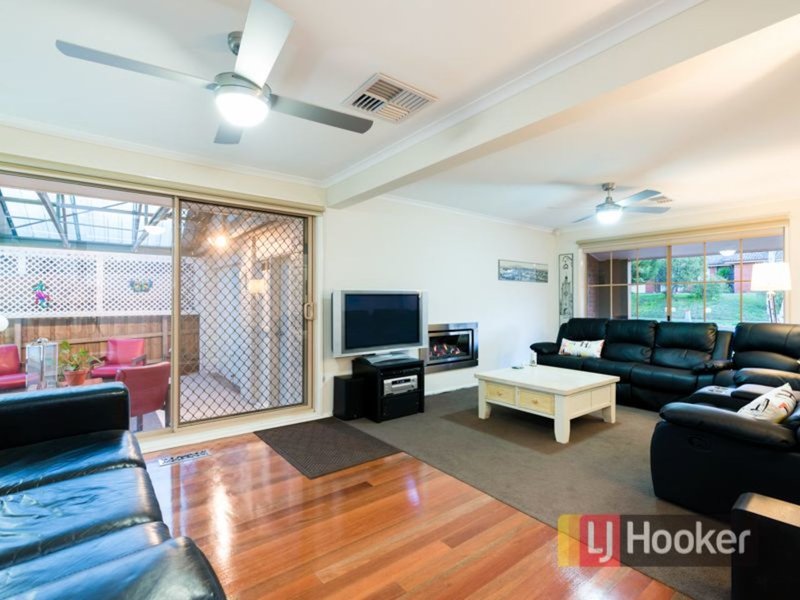 Photo - 13 Keller Court, Hampton Park VIC 3976 - Image 8