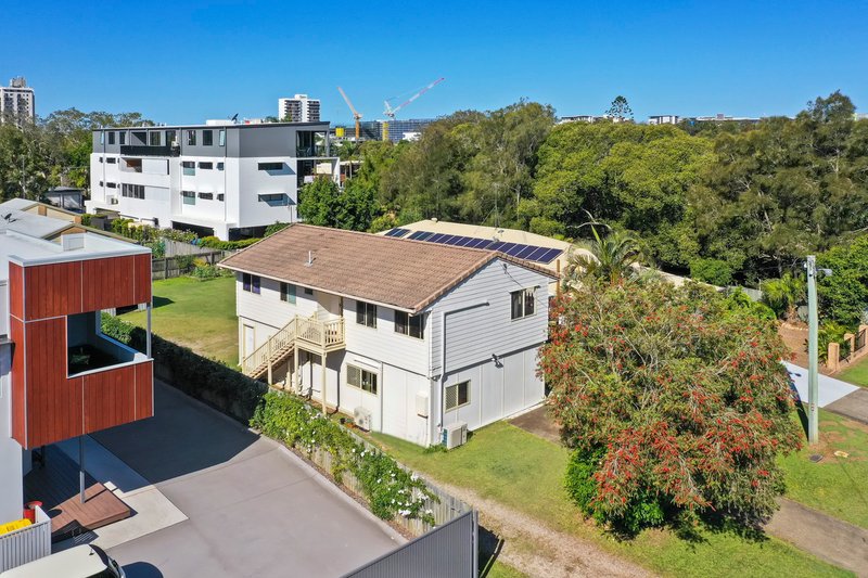 Photo - 13 Kenewin Avenue, Maroochydore QLD 4558 - Image 10