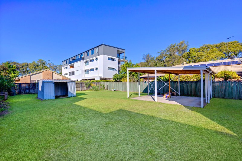 Photo - 13 Kenewin Avenue, Maroochydore QLD 4558 - Image 17