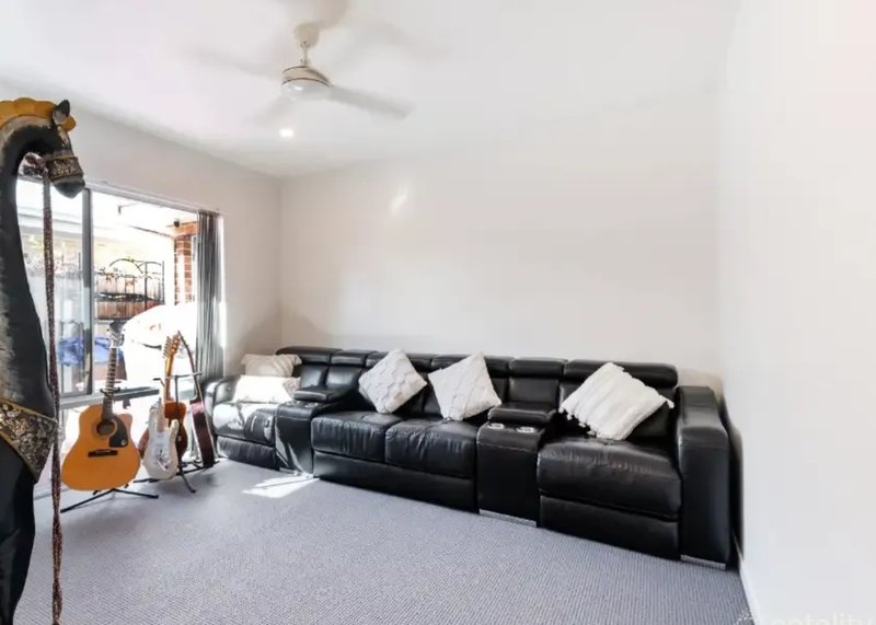 Photo - 13 King Orchid Circuit, Coomera QLD 4209 - Image 8