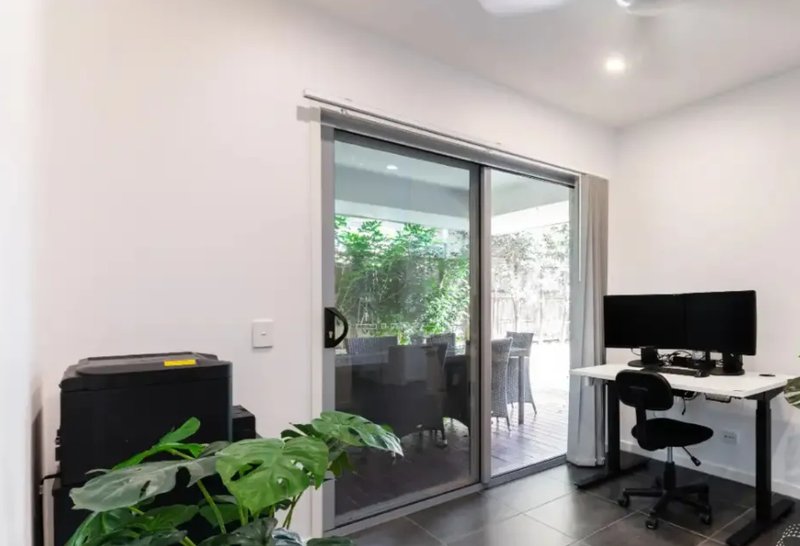 Photo - 13 King Orchid Circuit, Coomera QLD 4209 - Image 10