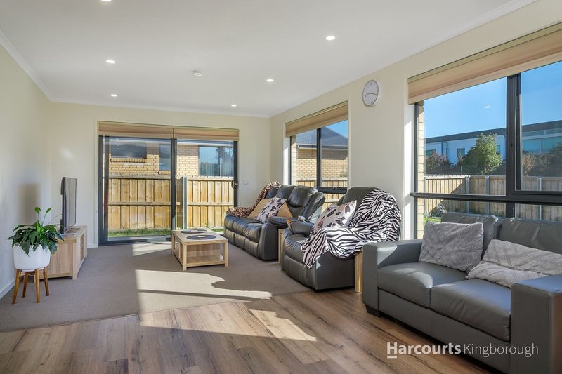 Photo - 13 Kingsgate Circle, Huntingfield TAS 7055 - Image 3