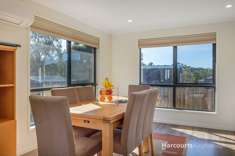 Photo - 13 Kingsgate Circle, Huntingfield TAS 7055 - Image 7