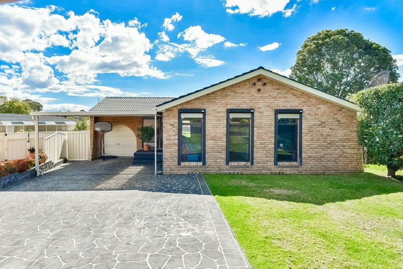 13 Kitava Place, Glenfield NSW 2167